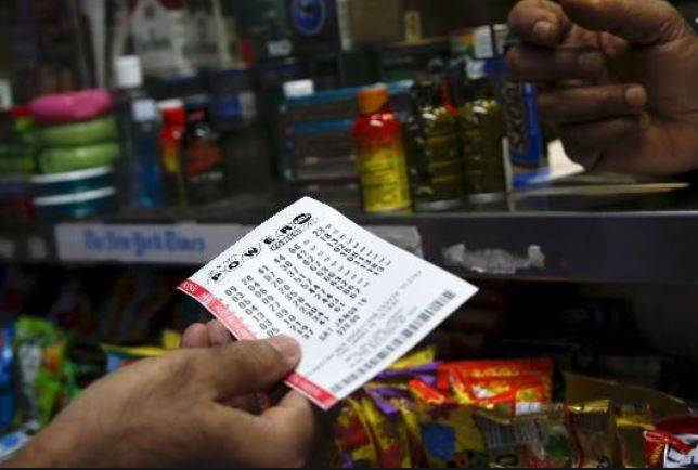 रातों-रात करोड़पति बना यह मजदूर, बताया इतने पैसे का क्या करेगा