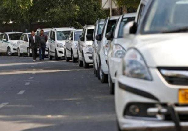 महिला वकील जा रही थी कोर्ट, कैब ड्राइवर सामने ही करने लगा मास्टरबेट