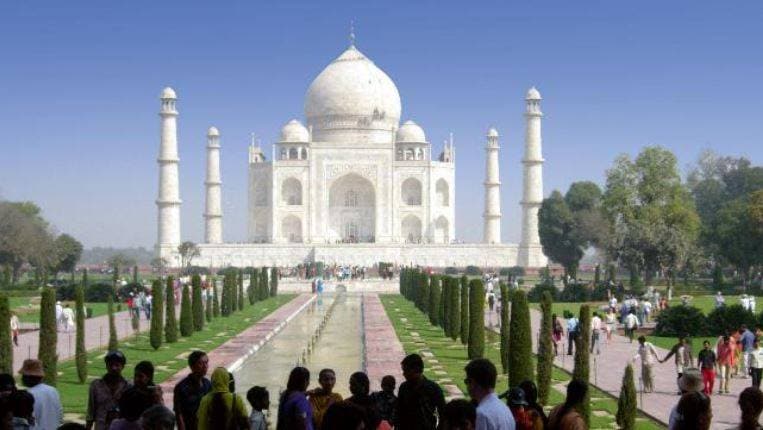 गुजरात में ट्रंप का 'स्वैग से स्वागत', आगरा भी तैयार, जमीं से आसमान तक सुरक्षा