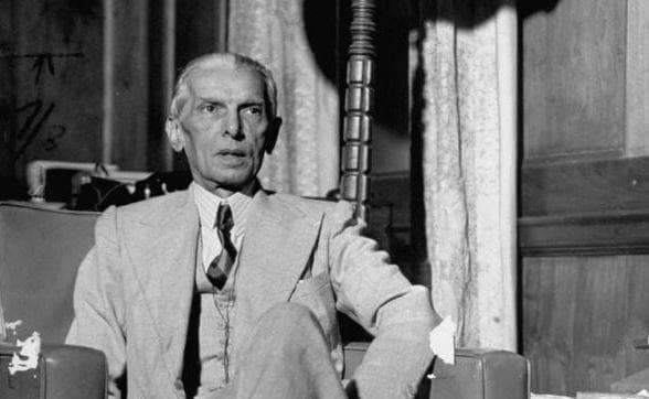 जिन्ना की मजार के सामने लड़की ने किया डांस, PAK में मचा बवाल