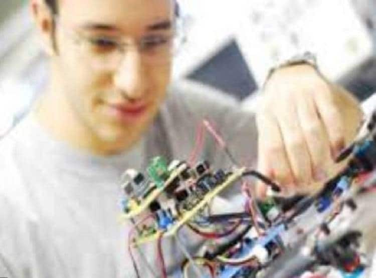 जिस सोनभद्र में मिला था सोने का 'खजाना', वहां 2 इंजीनियरों को किया नजरबंद