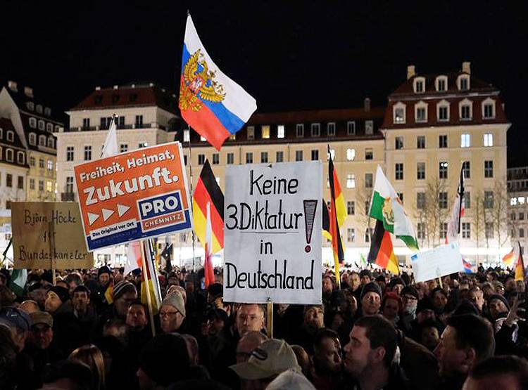 जर्मनी में मुस्लिमों के खिलाफ सड़कों पर उतरे लोग, 12 मस्जिद उड़ाने की साजिश बेनकाब
