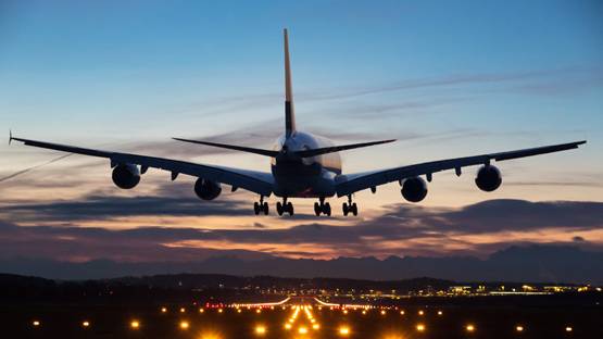 फ्लाइट में महिला ने पुरुष यात्री का किया यौन शोषण, मिली जेल की सजा