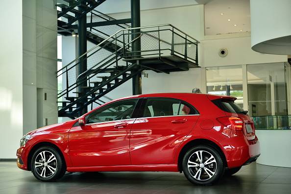 ऑटो इंडस्ट्री को जनवरी में भी झटका, इस वजह से ग्राहक हैं कंफ्यूज