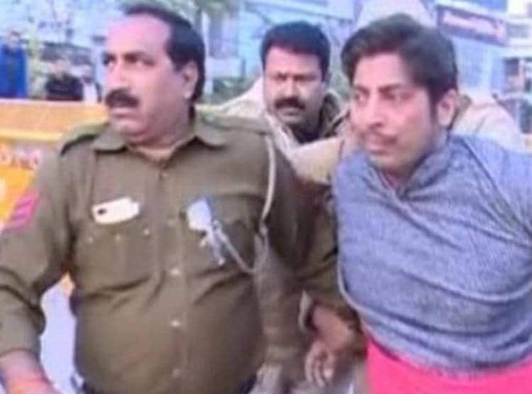 शाहीनबाग में युवक ने चलाईं गोलियां, कहा- ये सिर्फ हिन्दुओं का देश