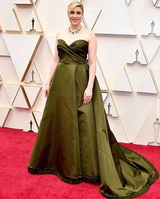 Oscar 2020: रेड कारपेट पर सेलेब्स दिखे अनोखे लुक में, वायरल हुईं तस्वीरें