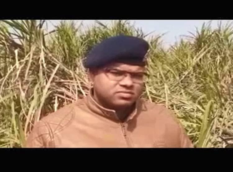 दुल्हन को व‍िदा कराकर ला रहा था दूल्हा, ढाबे पर रुका, पेड़ पर म‍िला शव