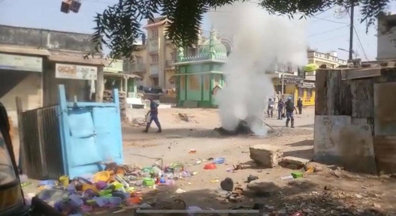 गुजरात के आणंद में हिंसा, तनाव के बाद भारी फोर्स तैनात