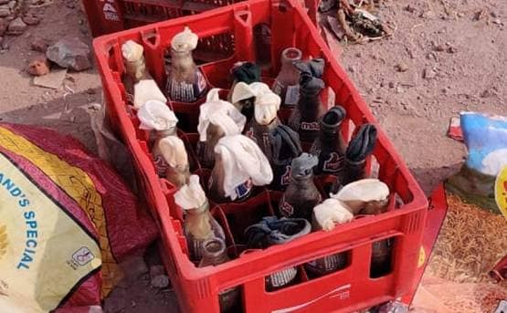 दिल्ली हिंसा: जगह-जगह मिल रही ये गुलेल, दागे गए थे पेट्रोल बम