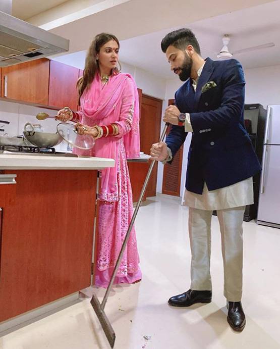 शादी के बाद गुरदास मान की बहू ने पति से लगवाई झाडू, शेयर की फोटो
