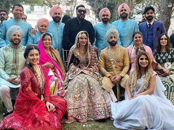 शादी के बाद गुरदास मान की बहू ने पति से लगवाई झाडू, शेयर की फोटो