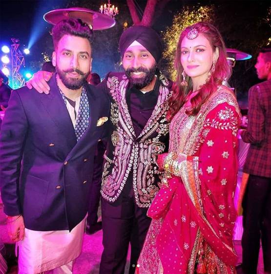 शादी के बाद गुरदास मान की बहू ने पति से लगवाई झाडू, शेयर की फोटो