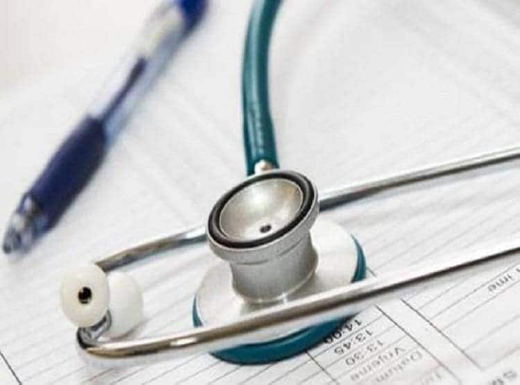 अस्पताल में डॉक्टर की जगह बैठा मानसिक रोगी, कर दिया लोगों का 'इलाज'