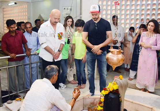 महाशिवरात्रि पर Ex वाइफ सुजैन संग मंदिर पहुंचे ऋतिक रोशन, PHOTOS