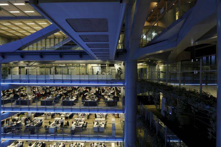 कोरोना वायरस से जाने लगीं नौकरियां, इस बैंक से निकाले जाएंगे 35000 कर्मचारी