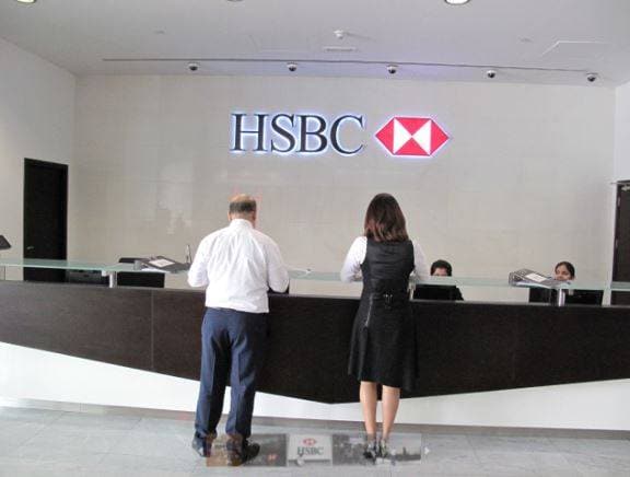 कोरोना वायरस से जाने लगीं नौकरियां, इस बैंक से निकाले जाएंगे 35000 कर्मचारी