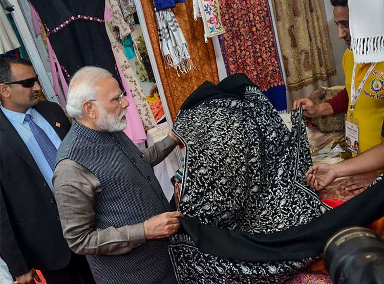 मोदी से मिलकर दिव्‍यांग ने बताई कामयाबी की कहानी, PM बोले- वाह..वाह