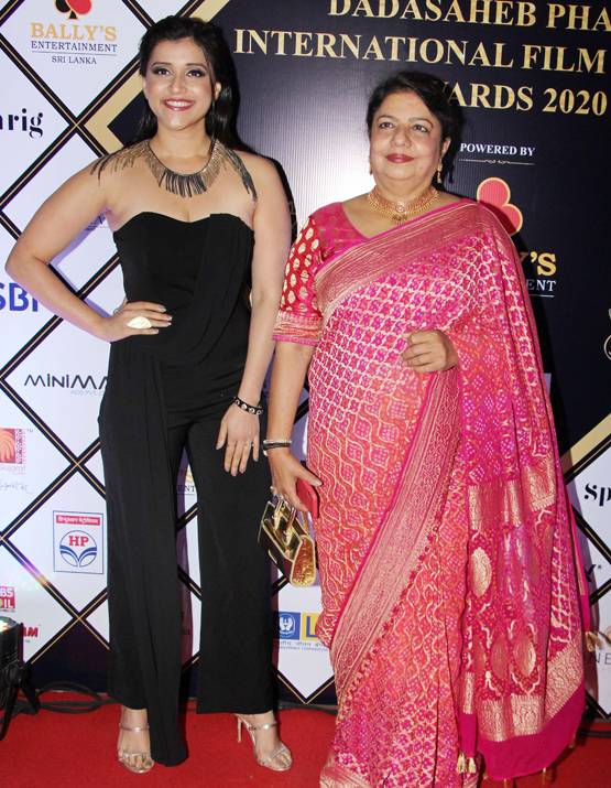 दादासाहेब फिल्म फेस्टिवल अवॉर्ड: मलाइका से रश्मि तक, दिखा स्टार्स का जलवा