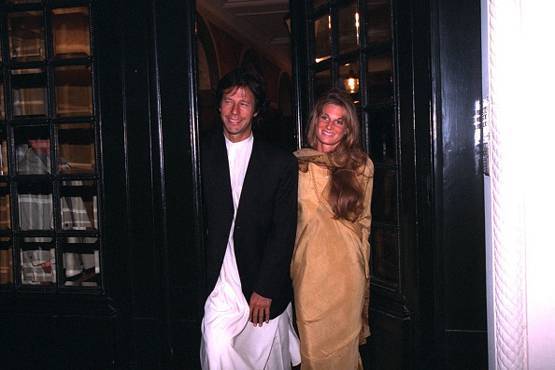 कौन सा काला जादू कर दिया? इमरान की तीसरी पत्नी पर पहली बीवी का तंज