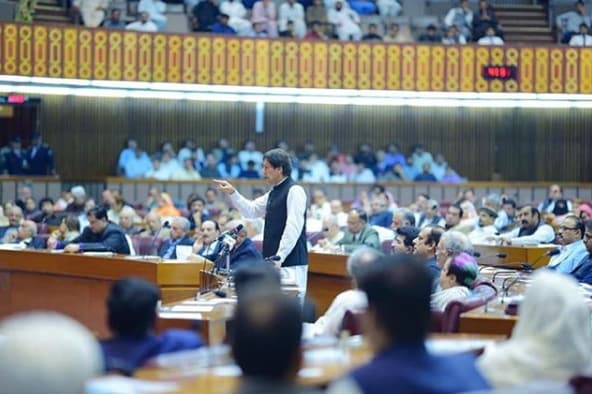 दिल्ली हिंसा पर भड़के इमरान खान, पाकिस्तानी हिंदुओं पर कही ये बात