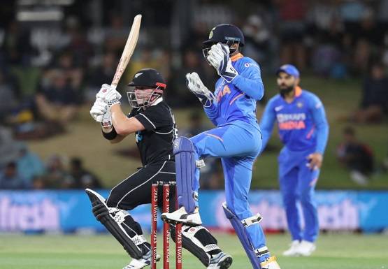 IND Vs NZ: मैदान पर भिड़े KL राहुल और नीशाम, विकेट के बीच हुई तनातनी