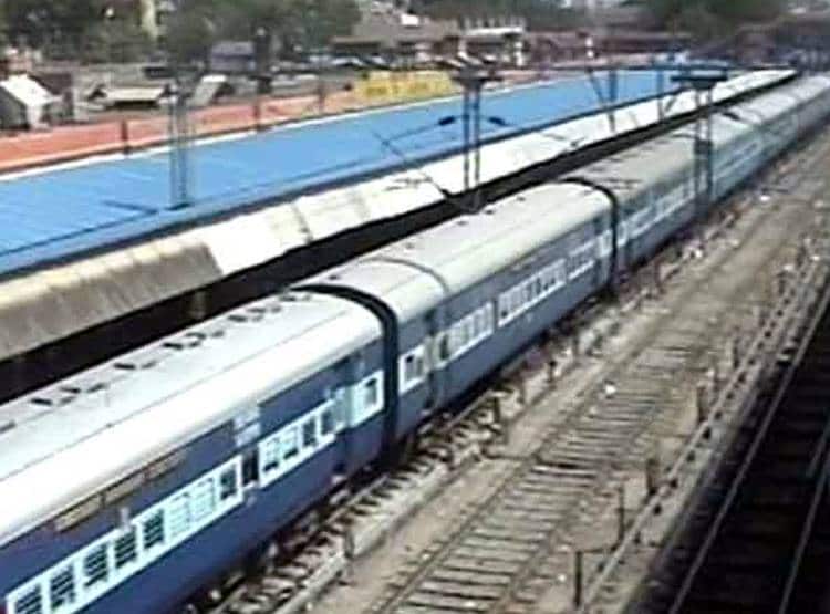 रेलवे के खाने में न‍िकली मकड़ी, भड़के पैसेंजर ने Twitter पर की श‍िकायत