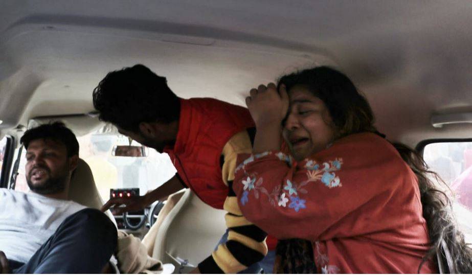 जामिया में फिर बवाल, CAA का विरोध कर रहे छात्रों पर बरसीं लाठियां, देखें तस्वीर