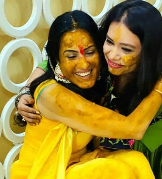 हल्दी के बाद मेहंदी सेरेमनी से काम्या पंजाबी की आईं तस्वीरें, दिखा ये अंदाज