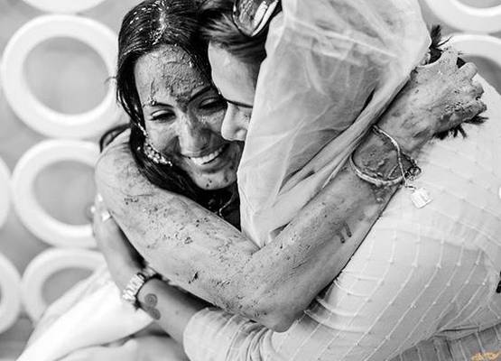 काम्या पंजाबी की हल्दी सेरेमनी की फोटोज आउट, चेहरे पर जाहिर हो रही खुशी