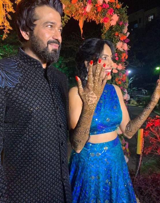 हल्दी के बाद मेहंदी सेरेमनी से काम्या पंजाबी की आईं तस्वीरें, दिखा ये अंदाज