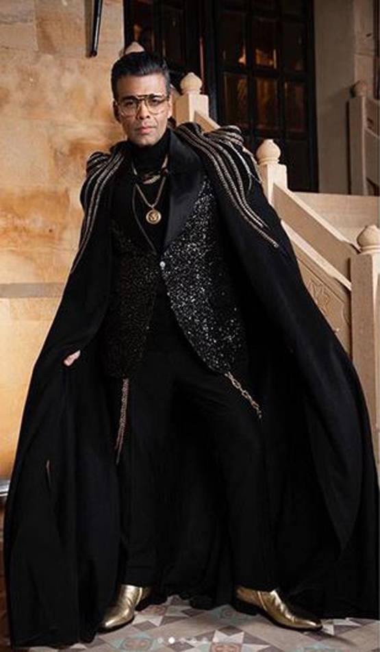 गर्ल गैंग संग गौरी खान की प्राइवेट बैश, करण जौहर के लुक ने किया सबको फेल