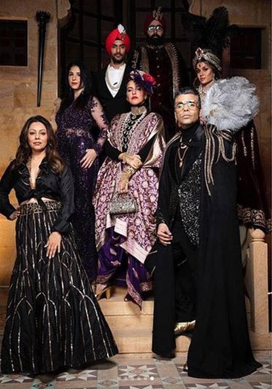 गर्ल गैंग संग गौरी खान की प्राइवेट बैश, करण जौहर के लुक ने किया सबको फेल