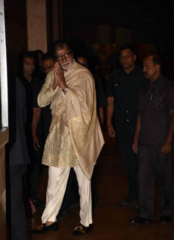 अपने फेवरेट कजन अरमान की शादी में पहुंचीं करीना, ये स्टार्स भी आए नजर