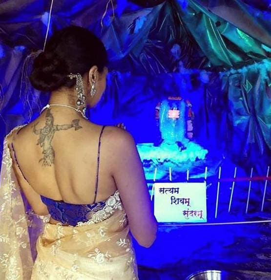 खास अंदाज में कविता ने मनाई महाशिवरात्रि, फ्लॉन्ट किया भोलेनाथ का टैटू
