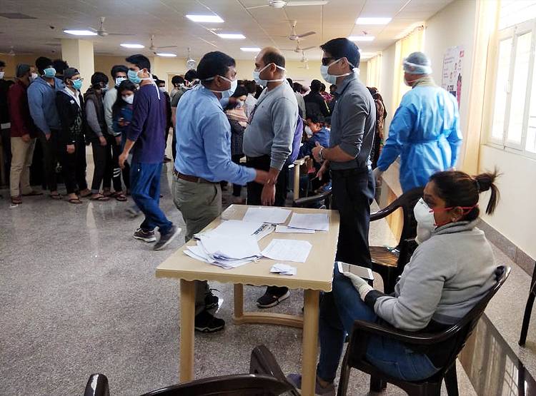 123 टीमें लगी, 3400 लोग क्वारंटीन किए तब केरल ने हराया कोरोना को