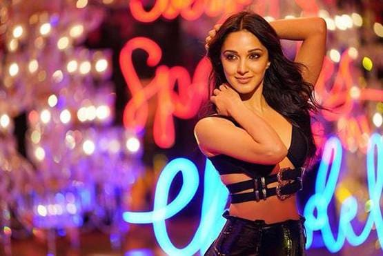 कियारा आडवाणी ने उड़ाया अपने टॉपलेस शूट का मजाक, शेयर किए ये फनी मीम्स