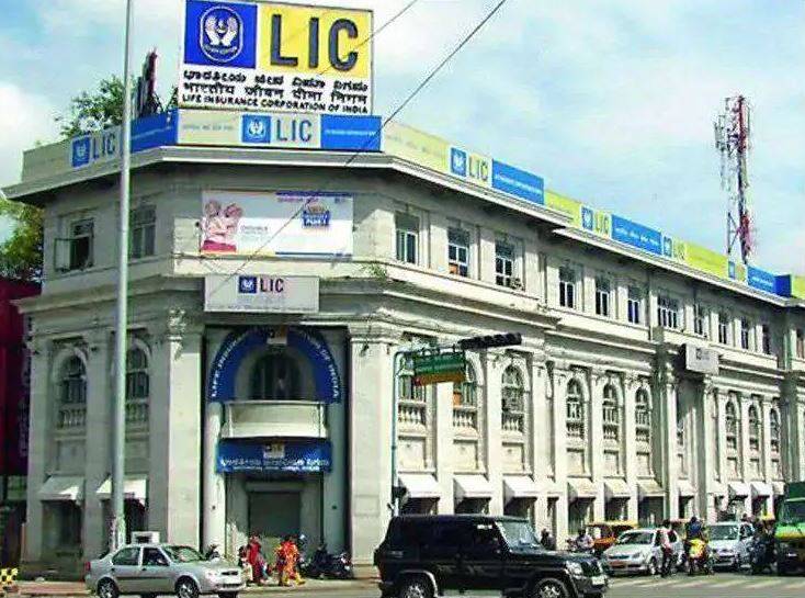 LIC का हिस्सा बिकेगा, जानें-पॉलिसी धारकों को फायदा या नुकसान?