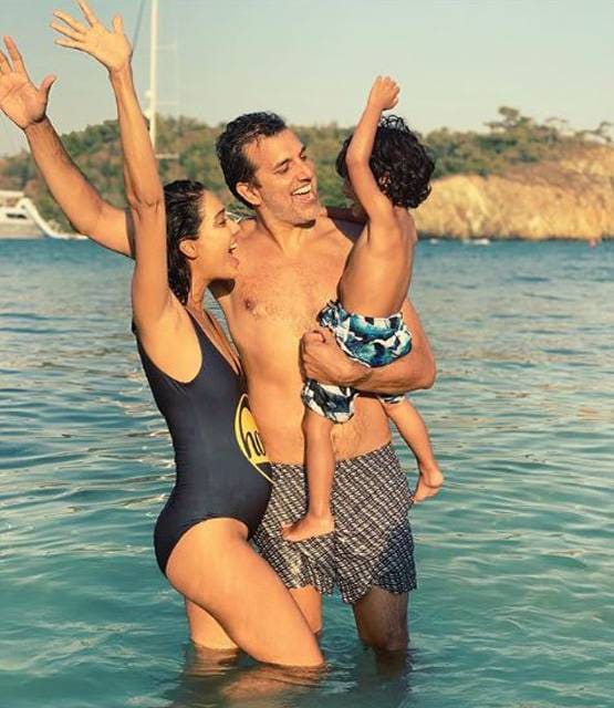 दूसरी बार मां बनीं लीजा हेडन, शेयर की बेटे की पहली फोटो