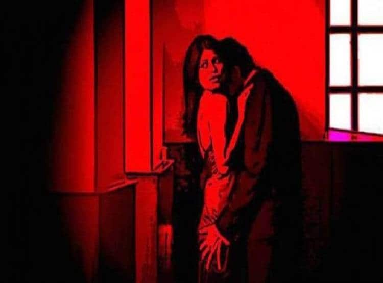 पति का था अफेयर, पत्नी ने प्रेमिका के प्राइवेट पार्ट में भर दिया मिर्ची पाउडर