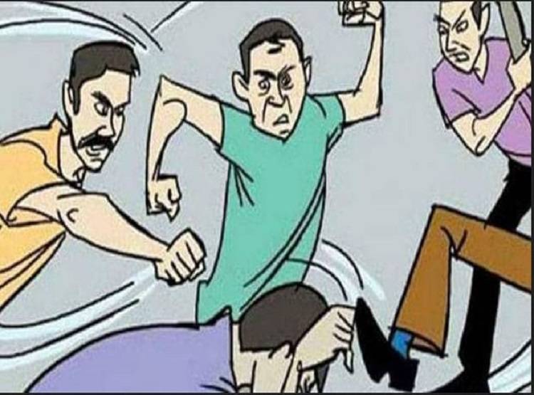 बहन के साथ बनाया TikTok वीडियो, तीन लोगों ने सड़क पर घुमाया नंगा