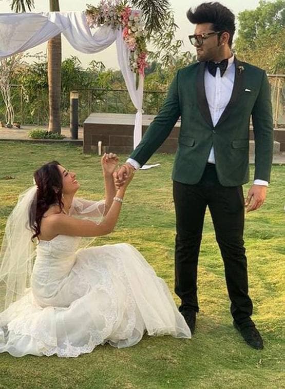 बिग बॉस 13 के बाद 'दूल्हा-दुल्हन' बने पारस-माहिरा, दिखी कैमिस्ट्री