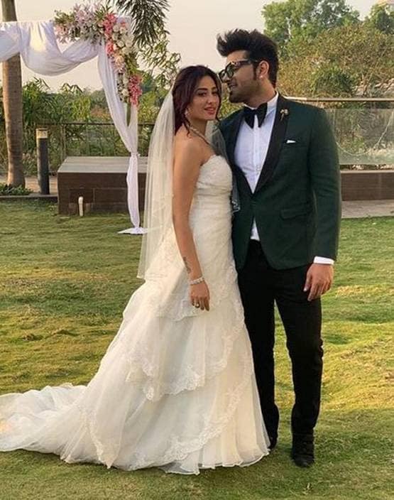 बिग बॉस 13 के बाद 'दूल्हा-दुल्हन' बने पारस-माहिरा, दिखी कैमिस्ट्री