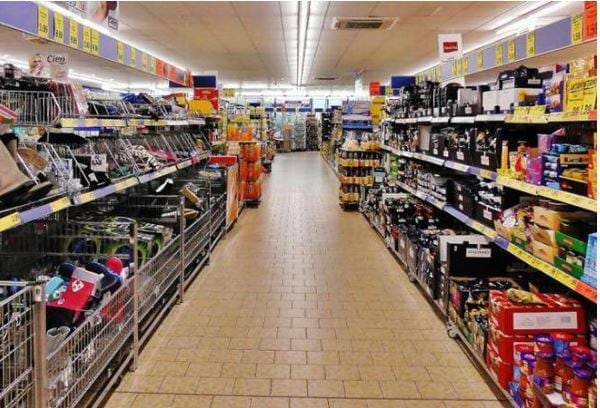 आगे अंबानी-पीछे दमानी, इस एक फैसले से राधाकृष्ण बने दूसरे सबसे अमीर शख्स