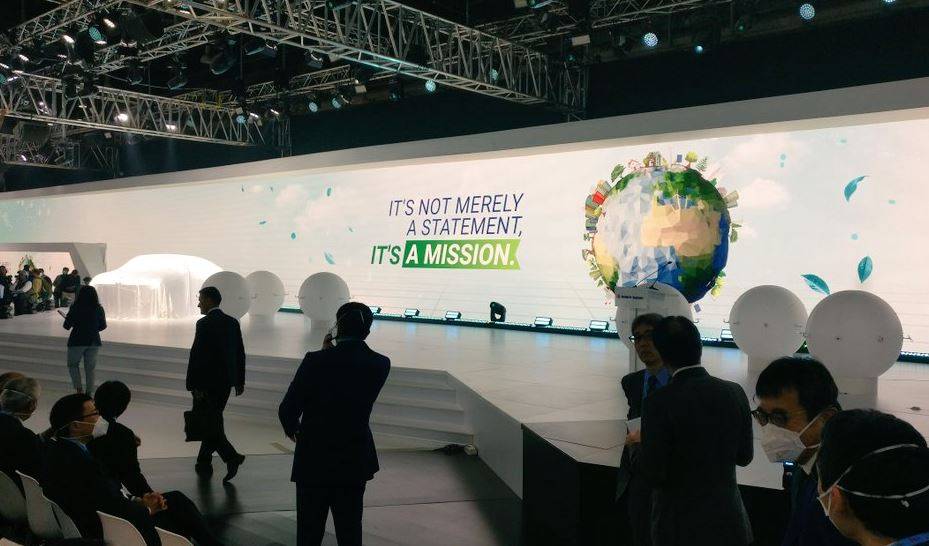 कोरोना वायरस का ऑटो एक्सो में दहशत, हर जगह मास्क पहने दिखे लोग