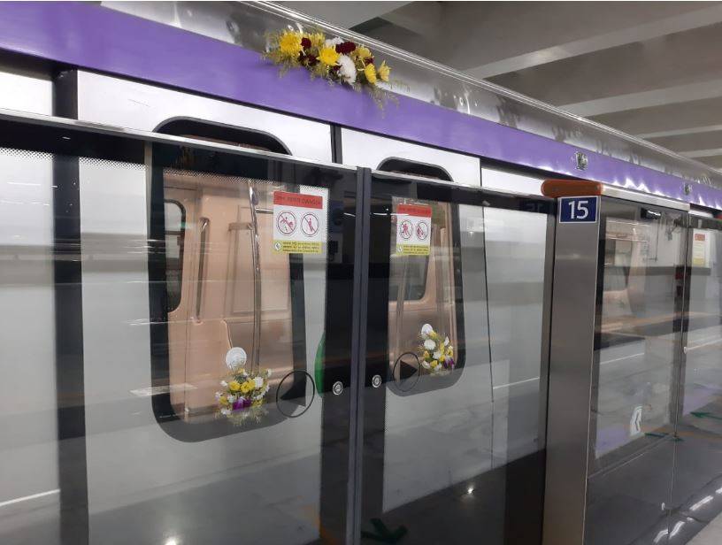 कोलकाता में पानी के अंदर चलने लगी है मेट्रो, 5 रुपये में सफर का रोमांच