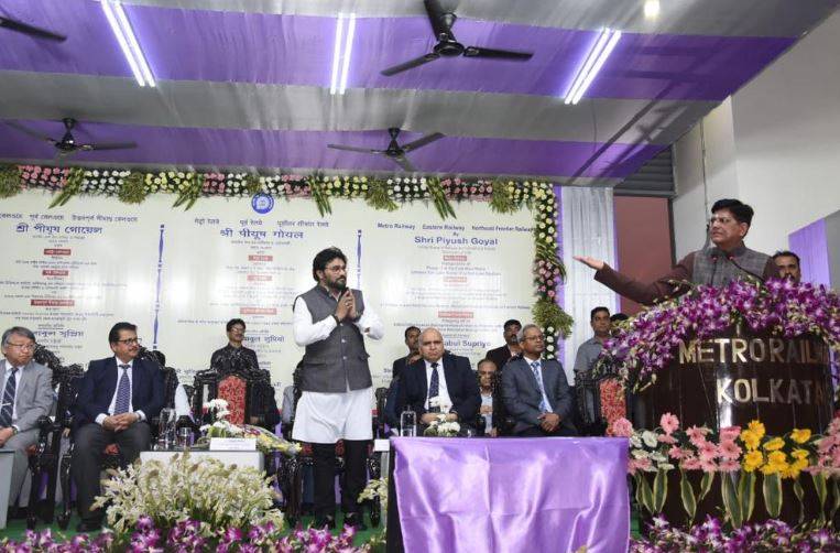 कोलकाता में पानी के अंदर चलने लगी है मेट्रो, 5 रुपये में सफर का रोमांच