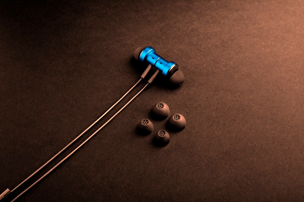 Xiaomi का Mi Dual Driver इयरफोन्स लॉन्च, कीमत 799 रुपये