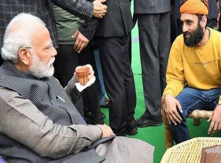 जिस दुकान पर PM मोदी ने खाई लिट्टी, उसका धंधा हो गया चोखा