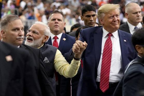 भारत पहुंचा ट्रंप का हेलिकॉप्टर मरीन वन, मिसाइल को भी कर देगा बेअसर