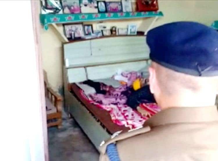 आंखों के सामने सो रही थी पत्नी और सास, AK-47 से कर दी ताबड़तोड़ फायर‍िंग